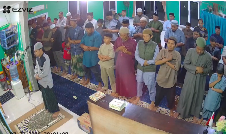 suasana sholat tarawih masjid bekasi